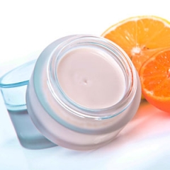 Conheça os benefícios de 4 vitaminas para a sua pele